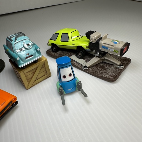 Disney Pixar Cars Lot of 5 PVC on Stand Base/Cake Topper Holley, Grem, Pacer,Pro - Picture 3 of 12